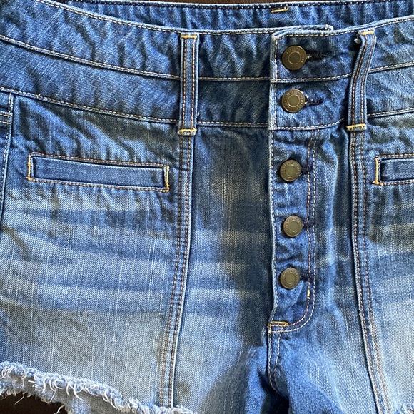 American Eagle AE Jean Shorts Sz 12 - Picture 3 of 4